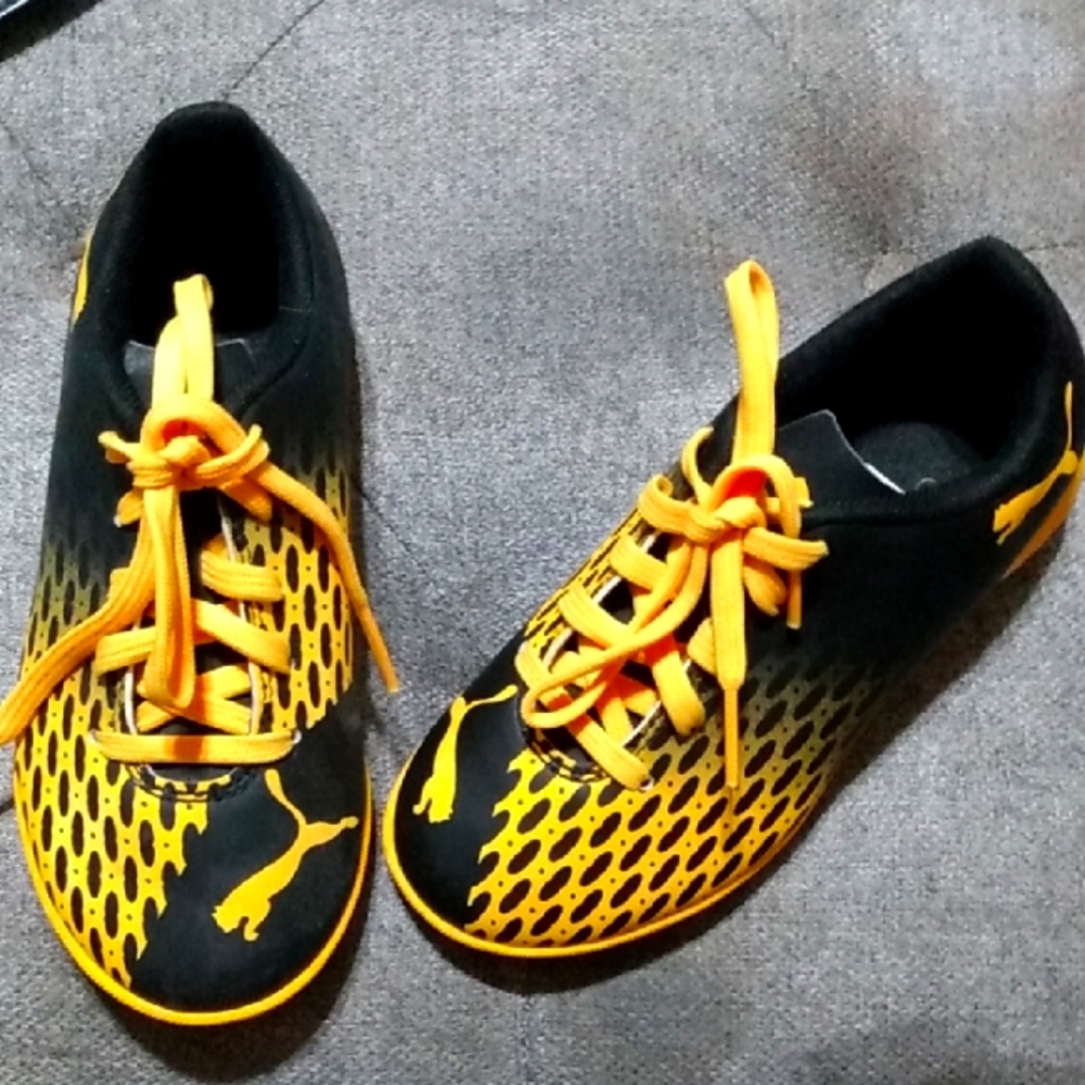 Puma Black Yellow Spirit Running Tennis Shoe Sneaker